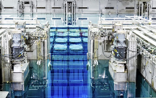 Piscine nucléaire d'entreposage des combustibles usés de l’usine de la Hague. Cherbourg. France.