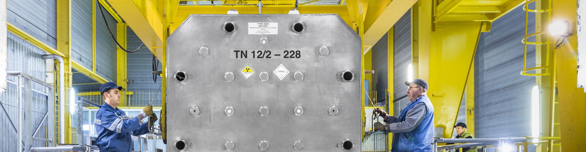 Arrivée au terminal ferroviaire de Valognes de combustibles nucléaires usés